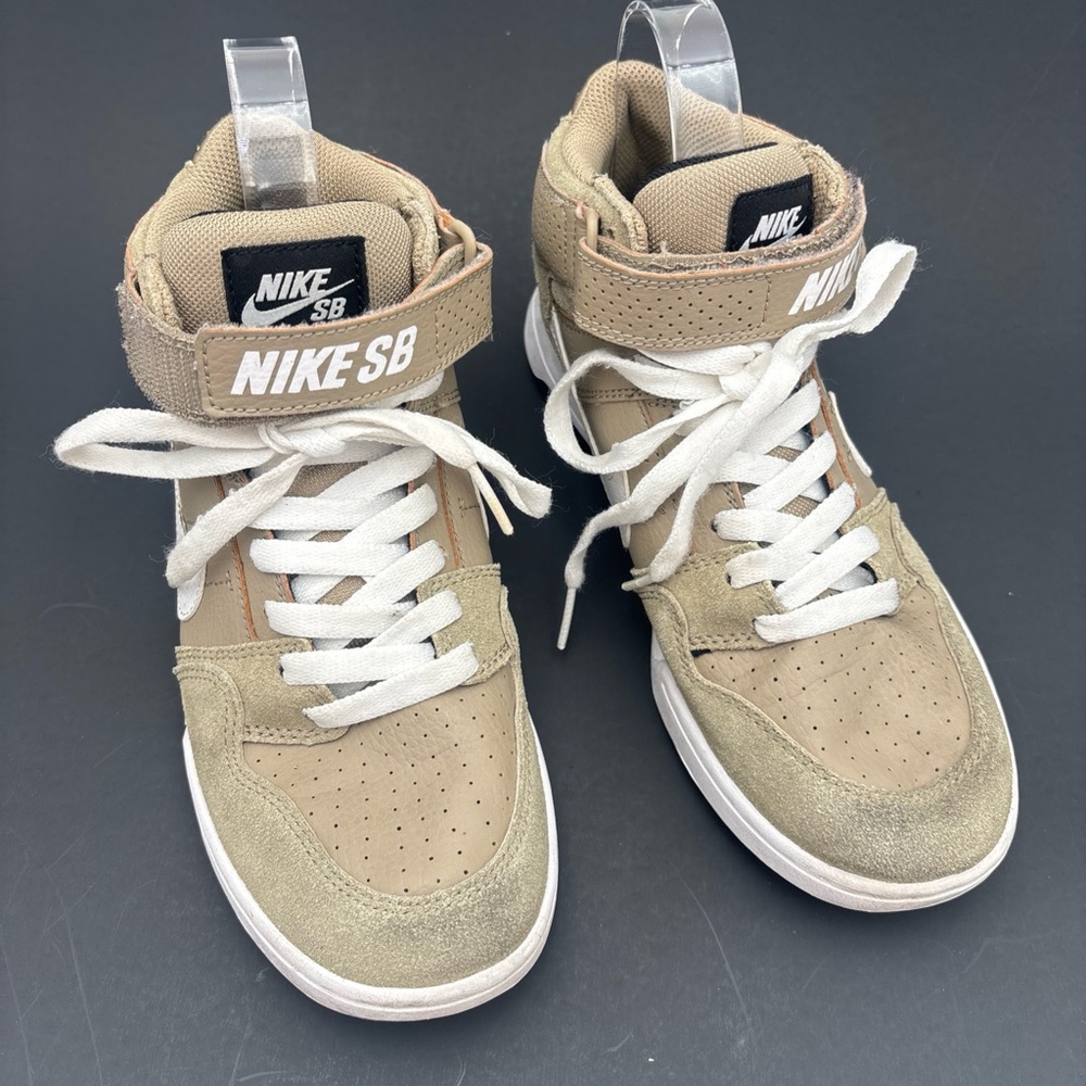 Nike SB Kids Sneakers‎ - Tan and White